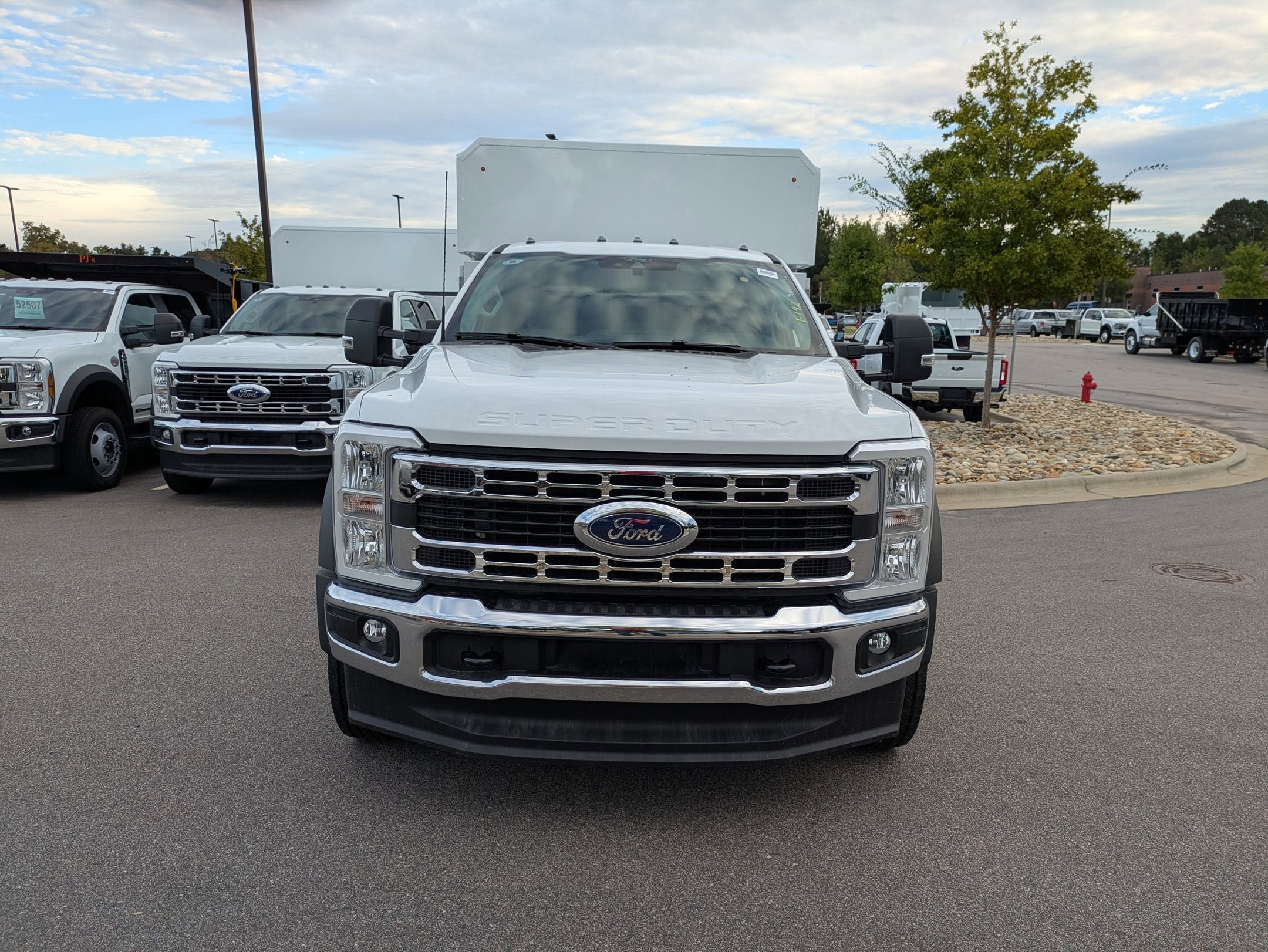 2025 Ford Super Duty F-550 DRW XL
