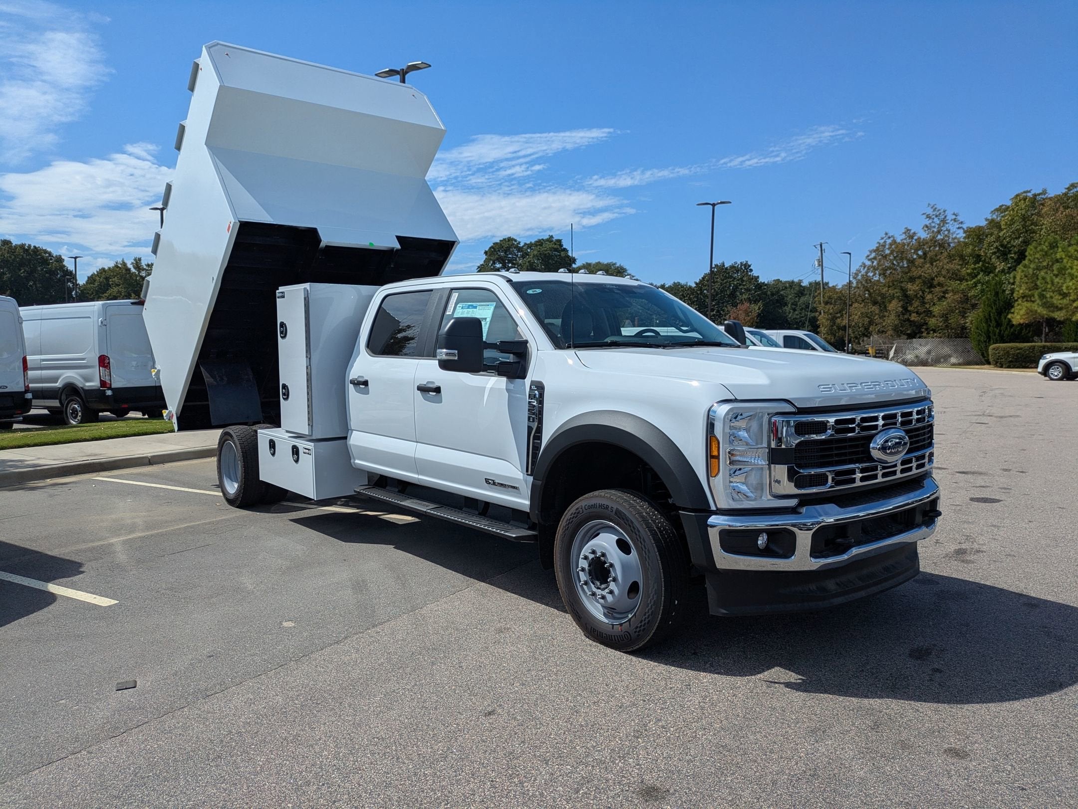 2025 Ford Super Duty F-550 DRW XL