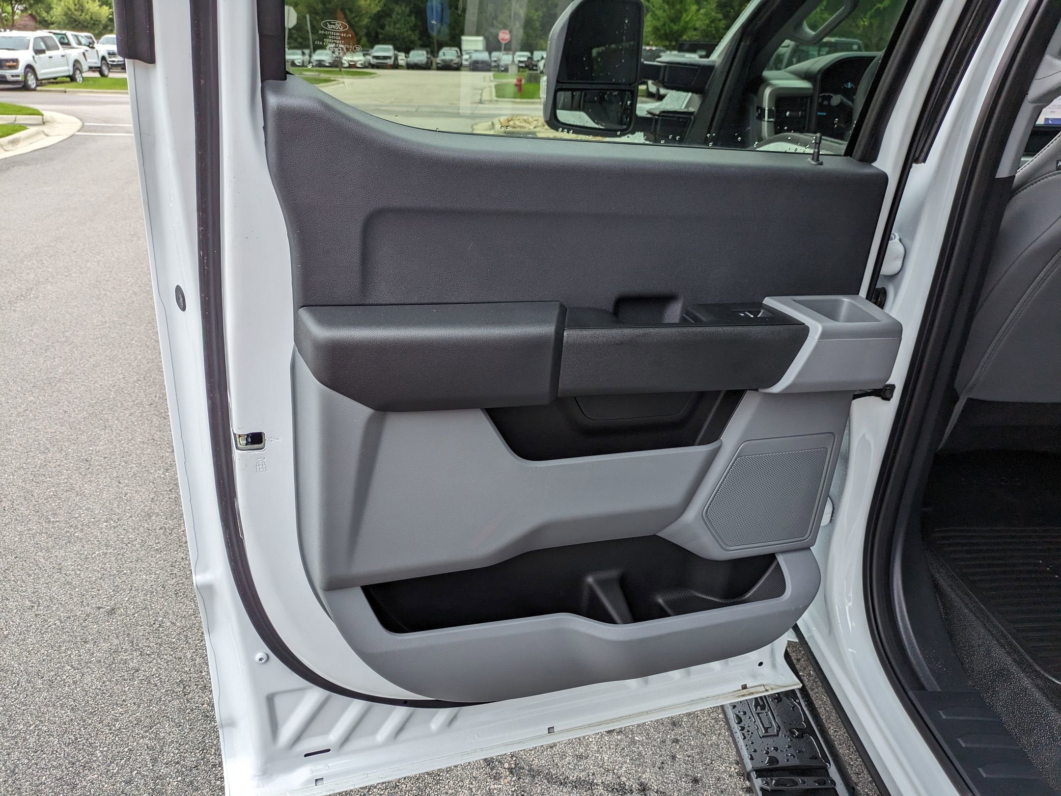 2025 Ford Super Duty F-550 DRW XL