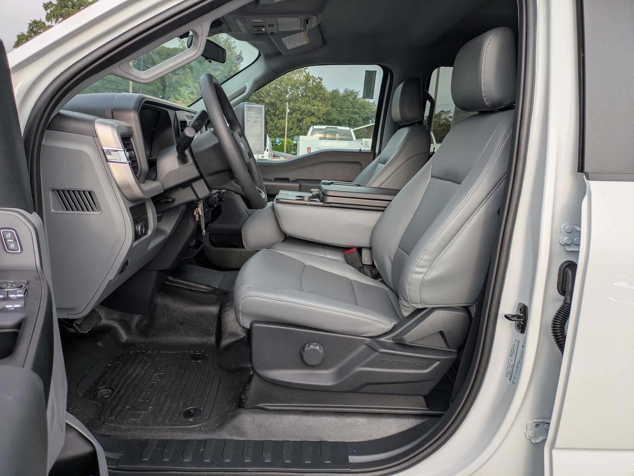 2026 Ford Super Duty F-550 DRW XL