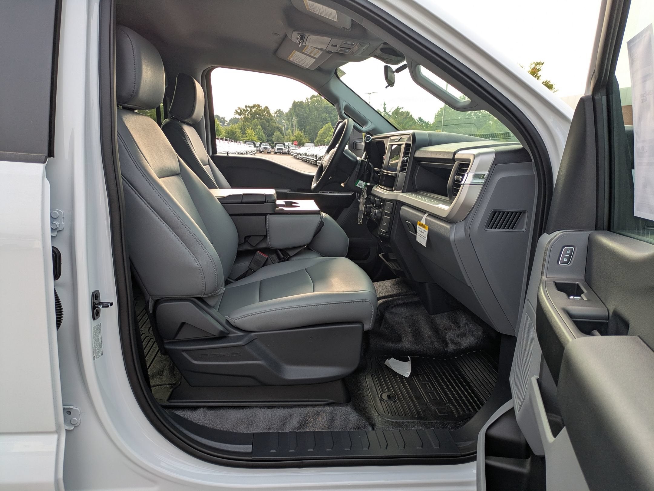 2026 Ford Super Duty F-550 DRW XL