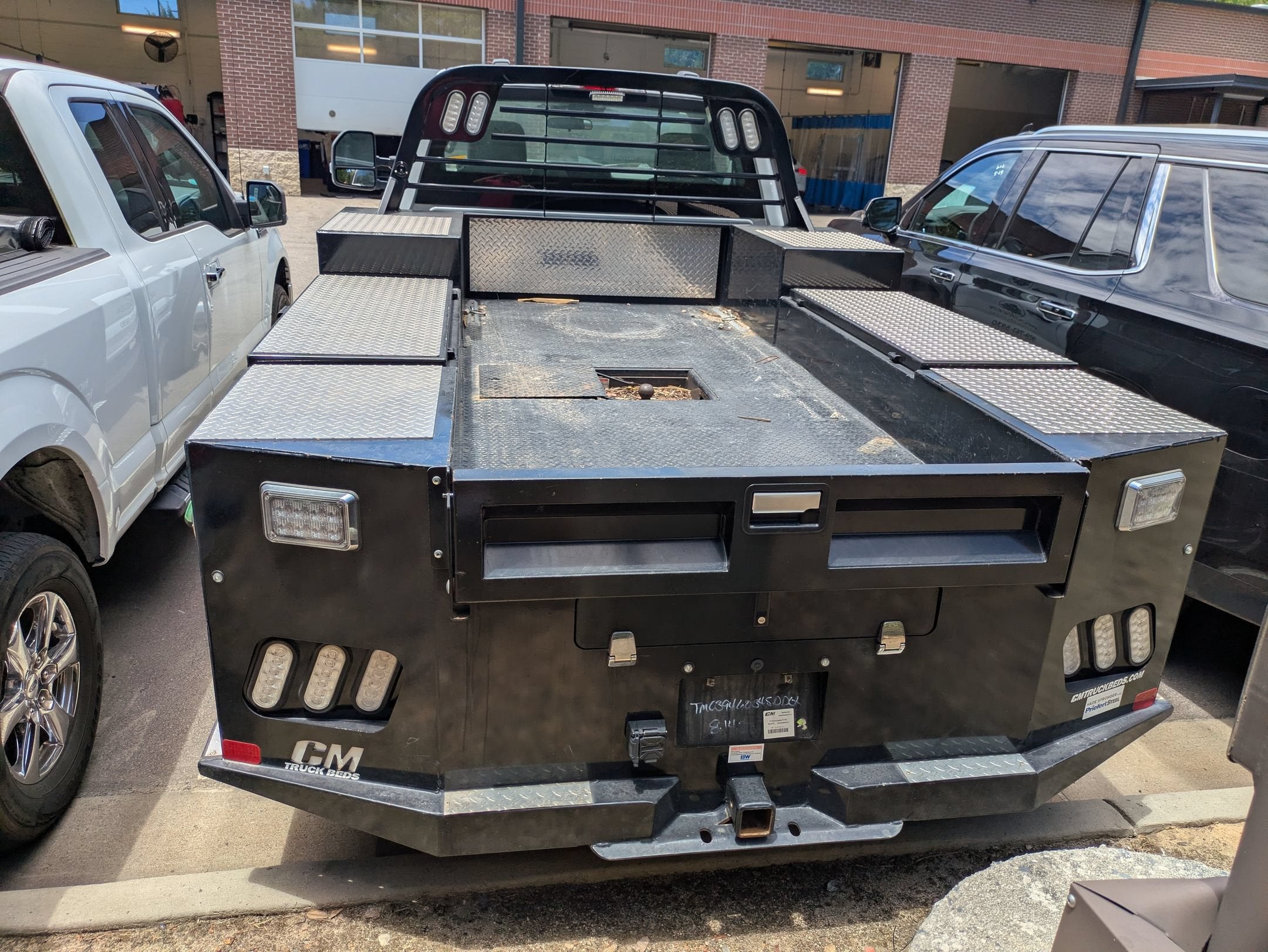 2023 Ford Super Duty F-600 DRW XL