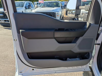 2025 Ford Super Duty F-550 DRW XL