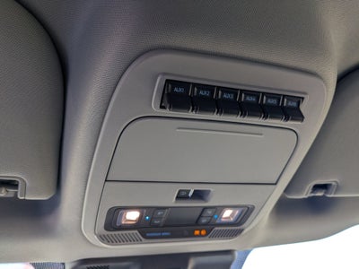 2027 Ford Super Duty F-550 DRW XL