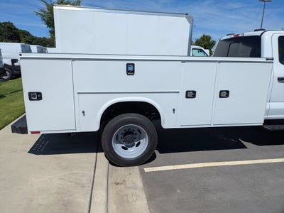 2026 Ford Super Duty F-550 DRW XL