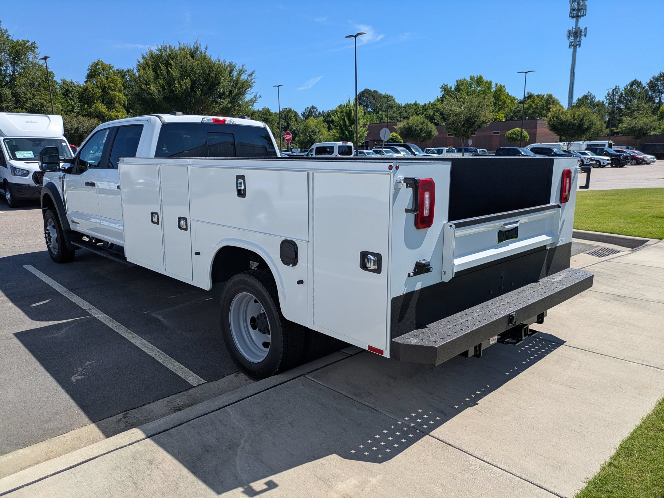2026 Ford Super Duty F-550 DRW XL