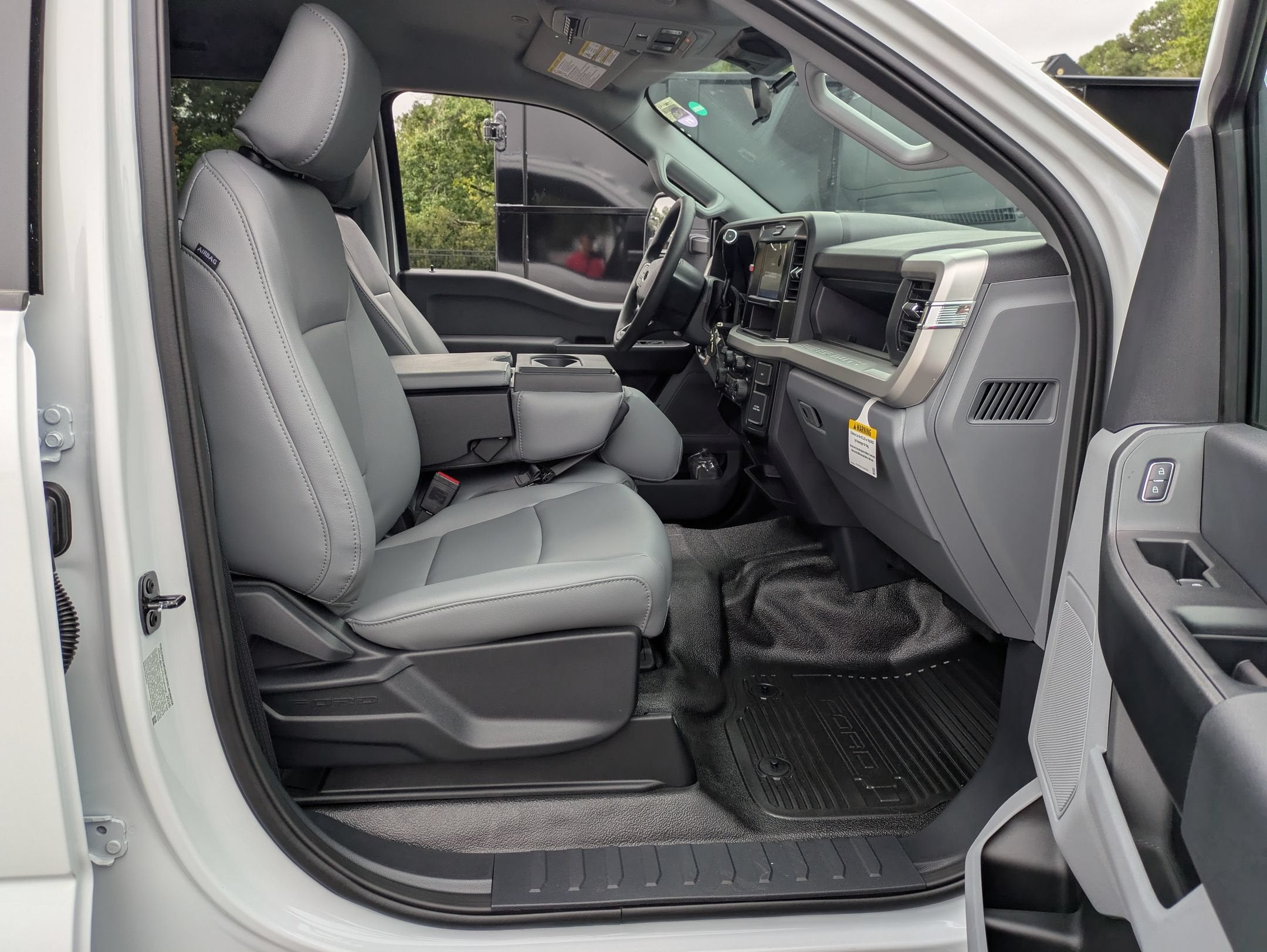 2027 Ford Super Duty F-550 DRW XL