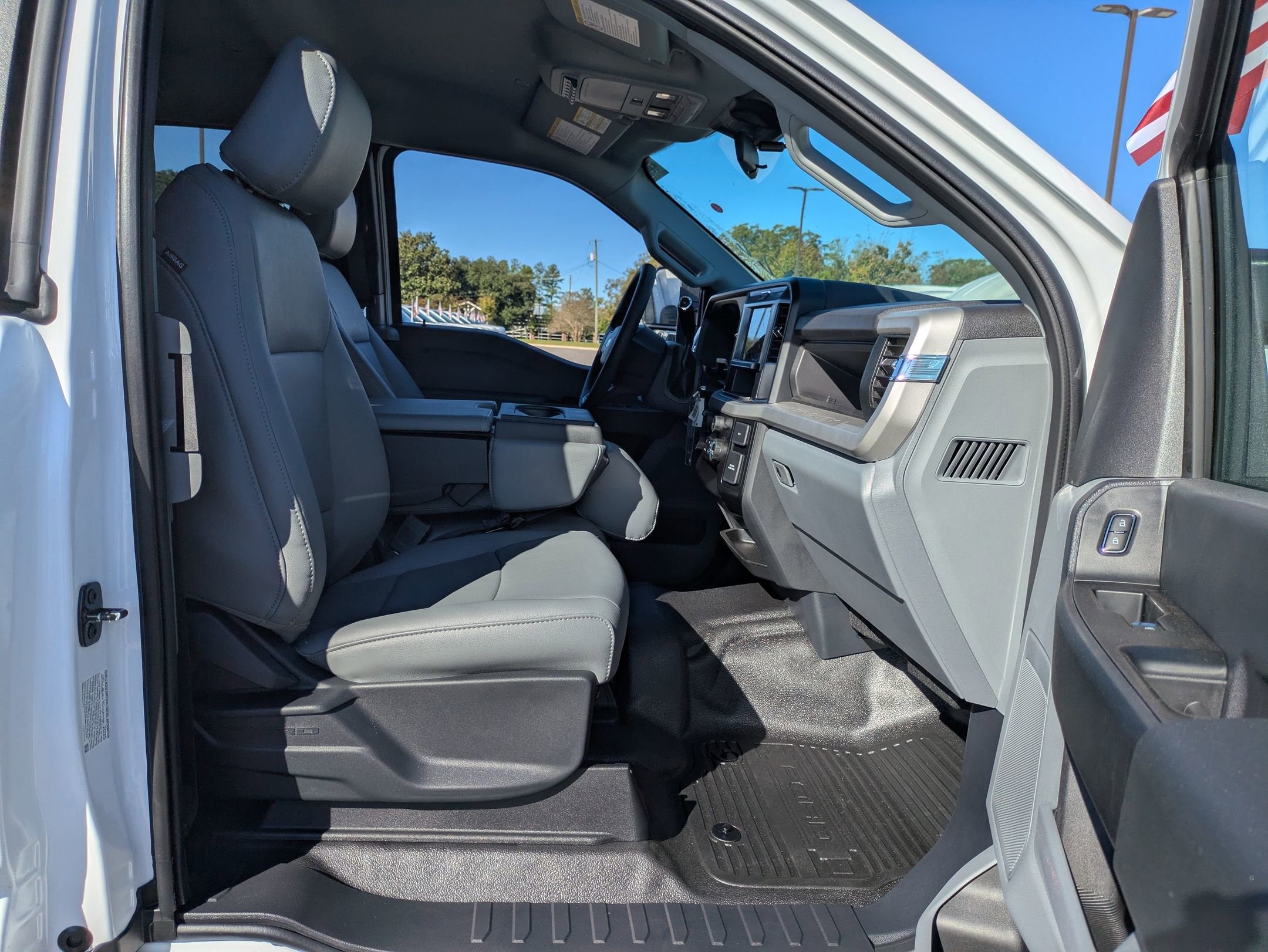 2026 Ford Super Duty F-550 DRW XL