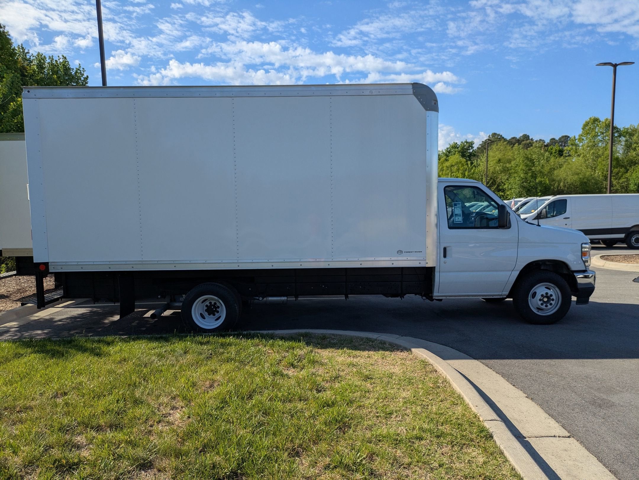 2027 Ford E-Series Cutaway Base