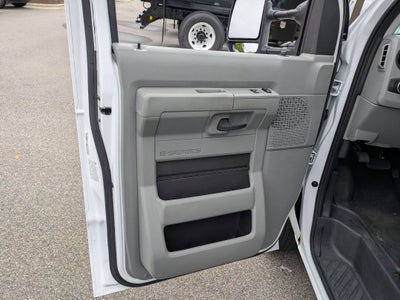 2025 Ford E-Series Cutaway Base