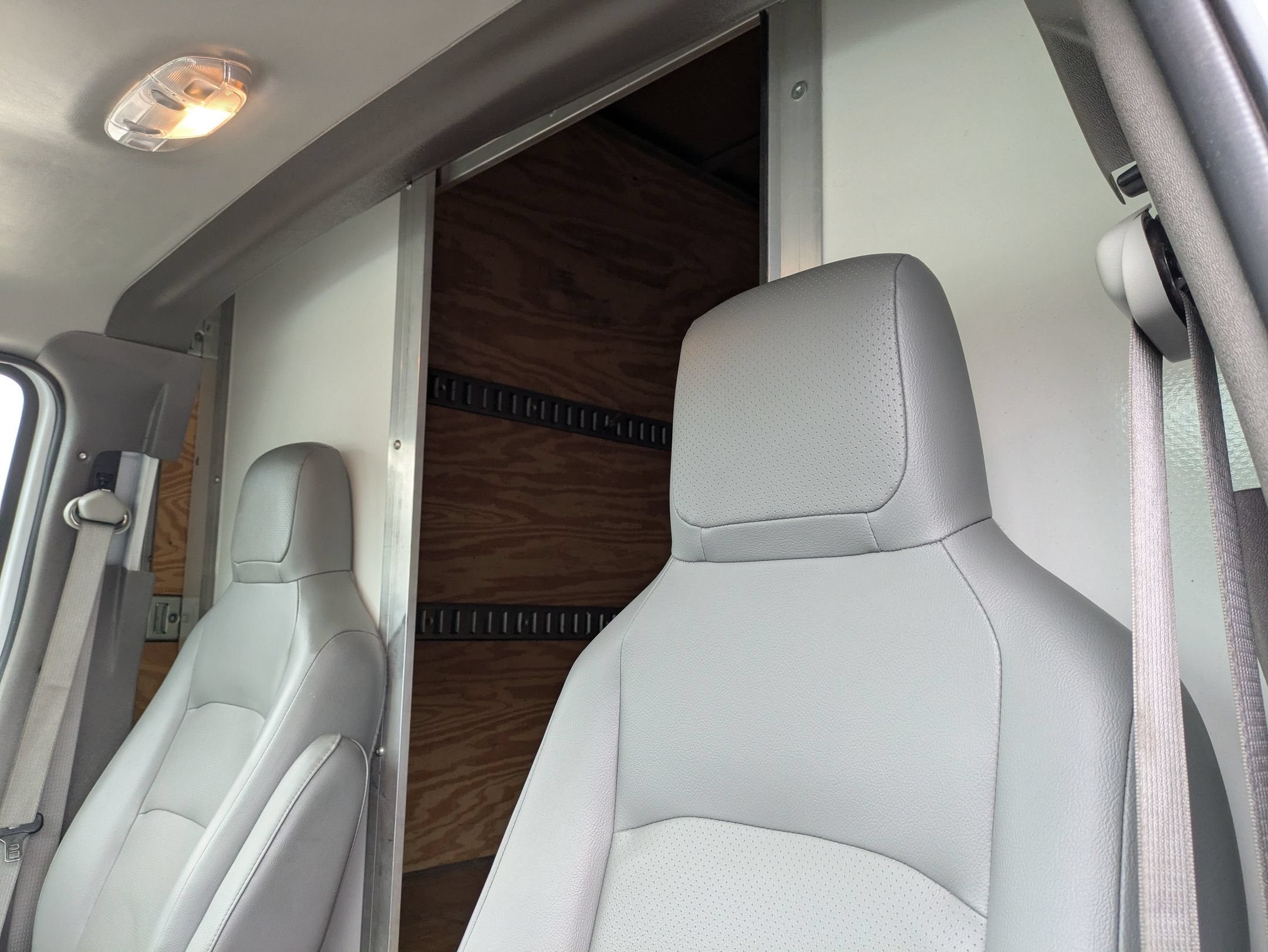 2025 Ford E-Series Cutaway Base