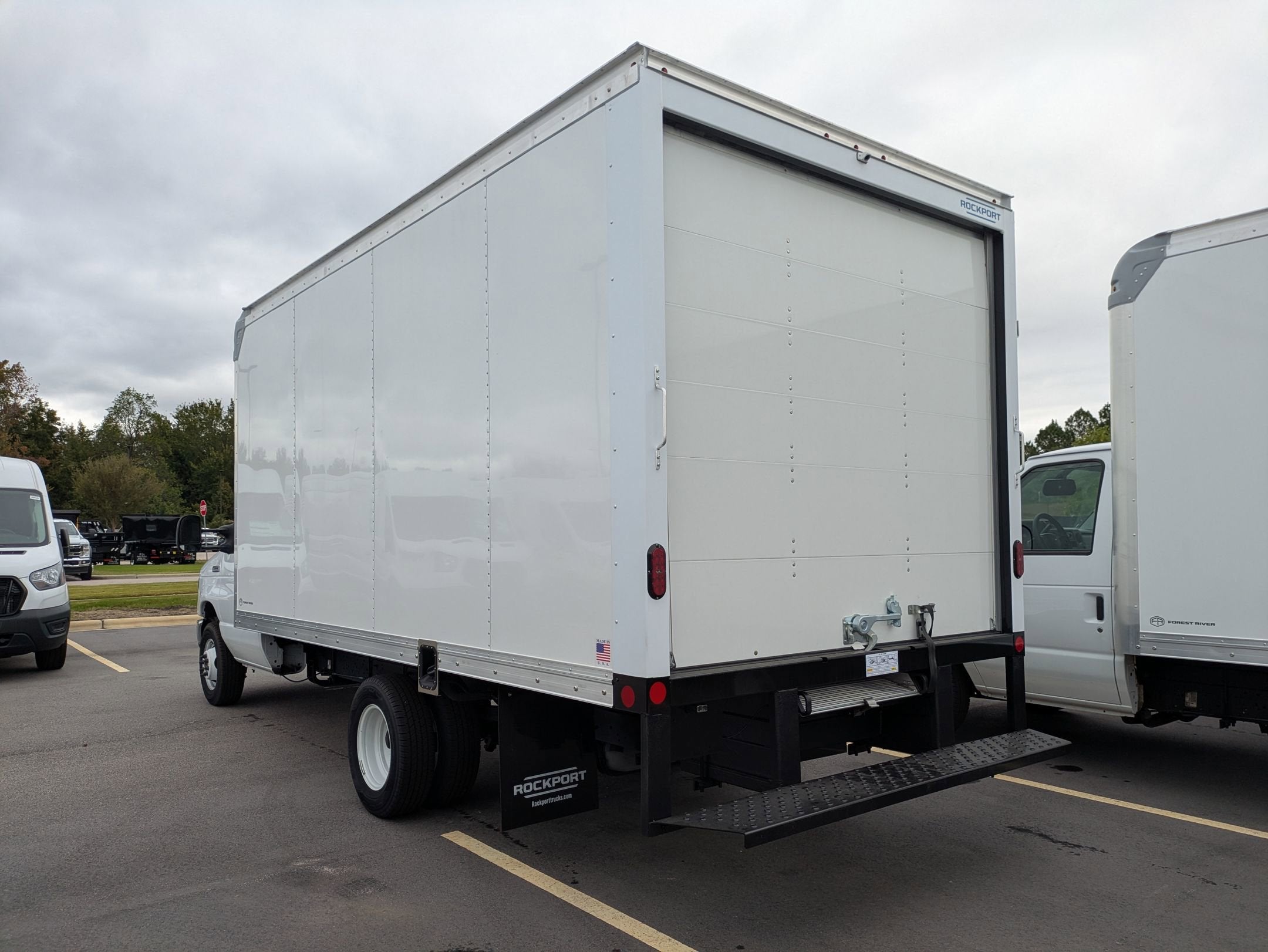 2026 Ford E-Series Cutaway E-350 DRW 158" WB