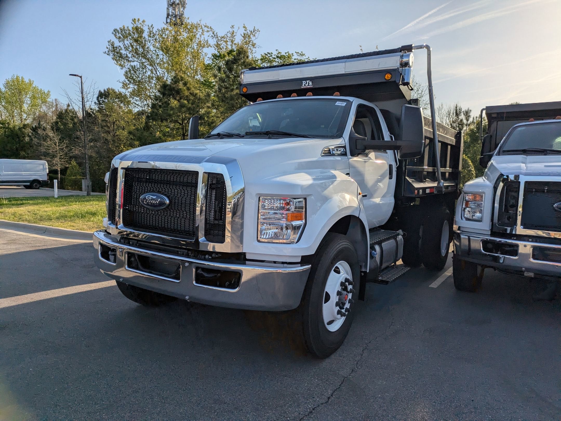 2027 Ford F-750SD Base