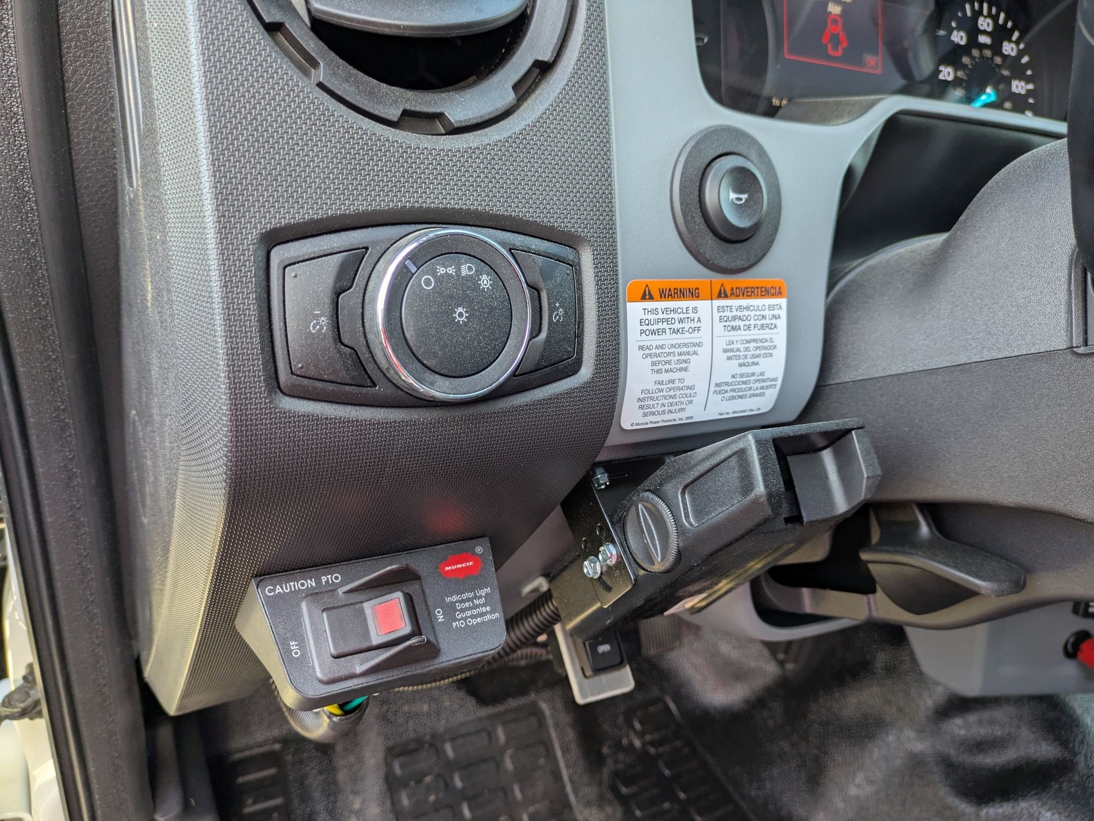 2027 Ford F-750SD Base