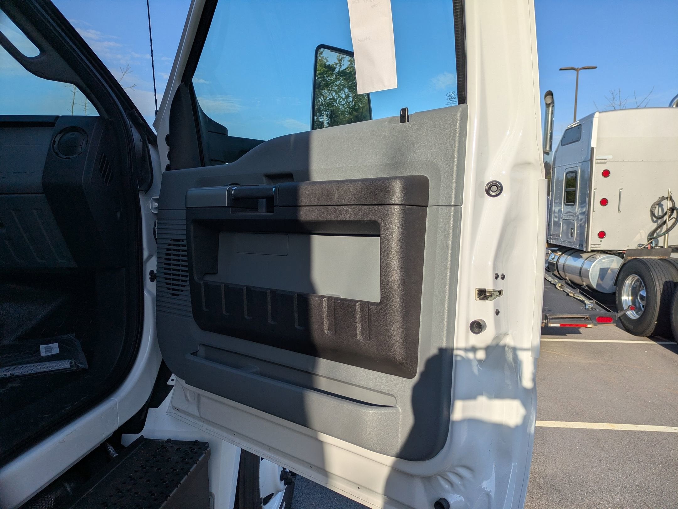 2027 Ford F-750SD Base