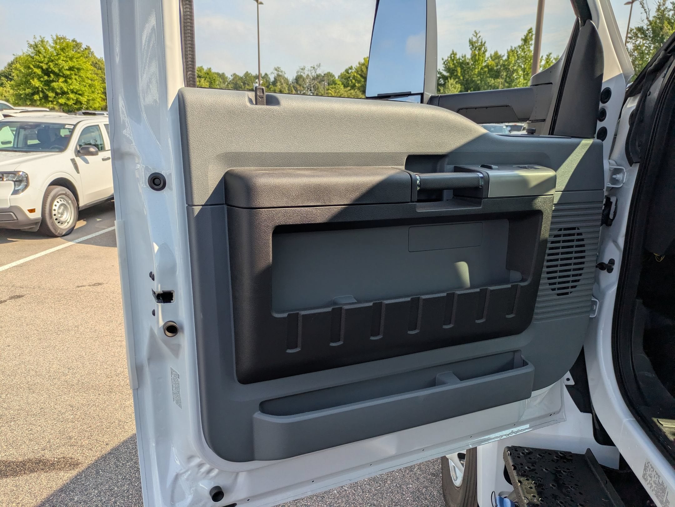 2027 Ford F-750SD Base