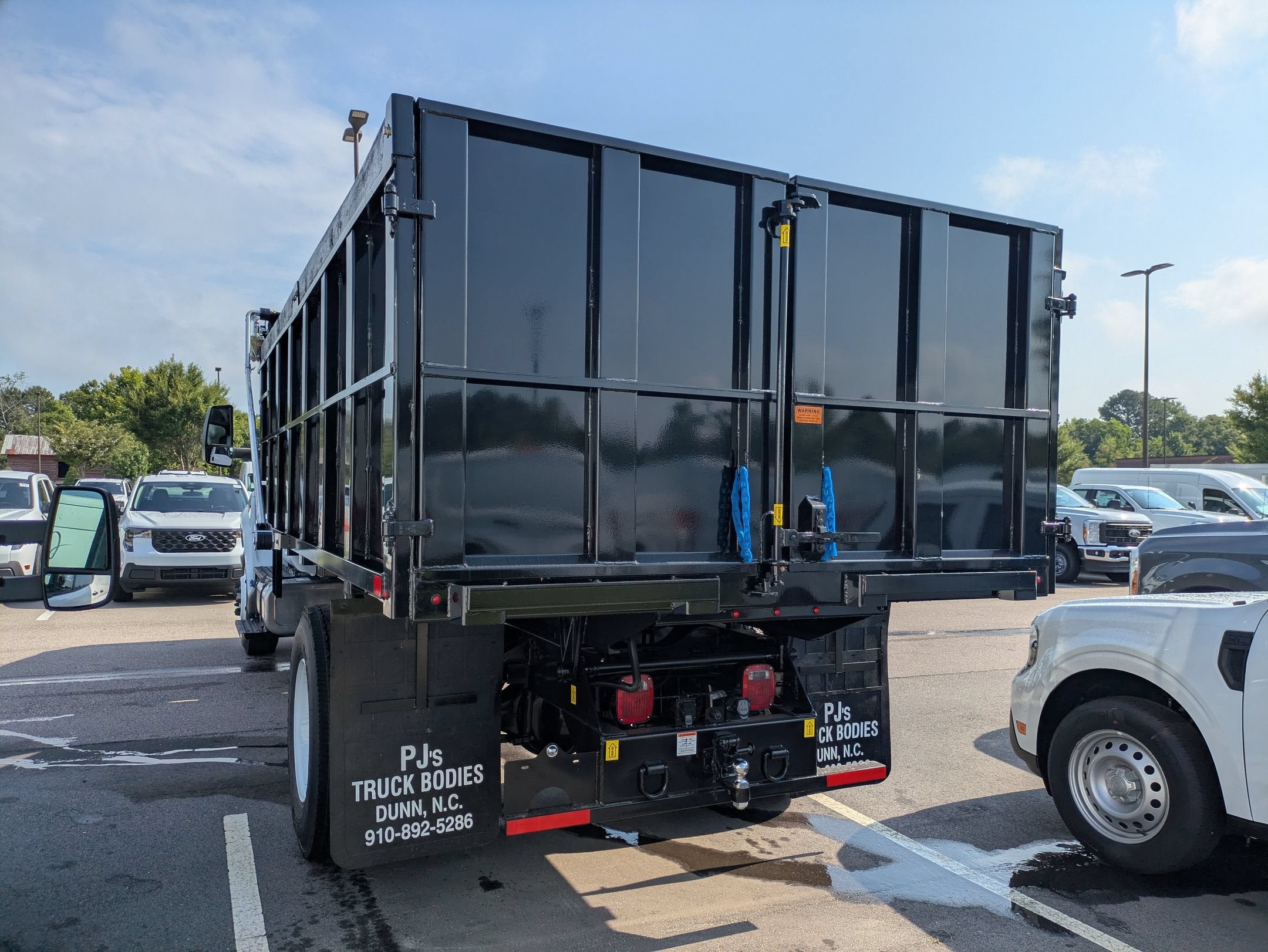2027 Ford F-750SD Base