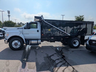 2027 Ford F-750SD Base