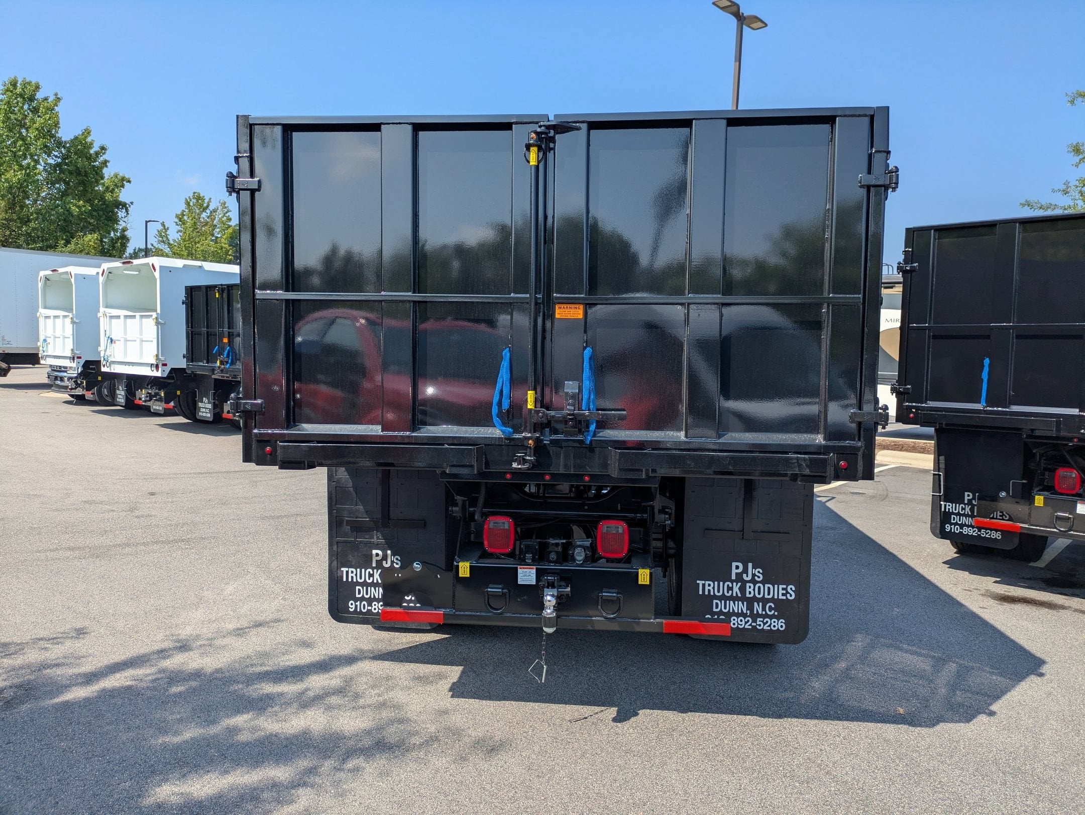 2027 Ford F-750SD Base