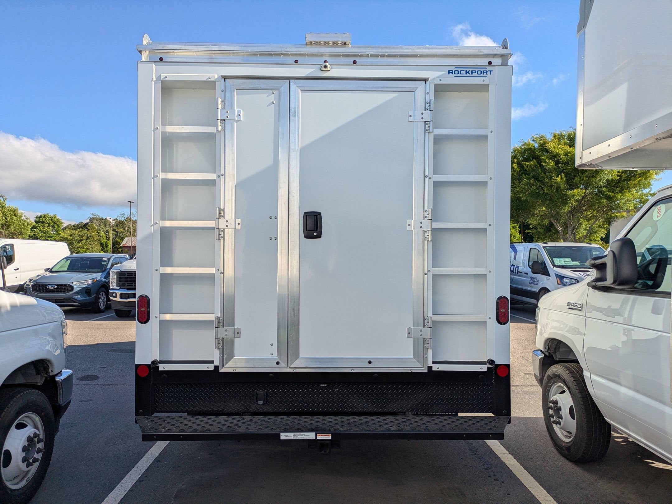 2027 Ford E-Series Cutaway Base