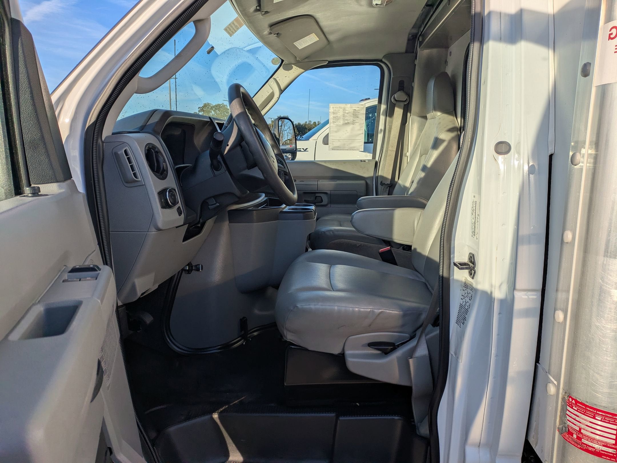 2024 Ford E-Series Cutaway Base