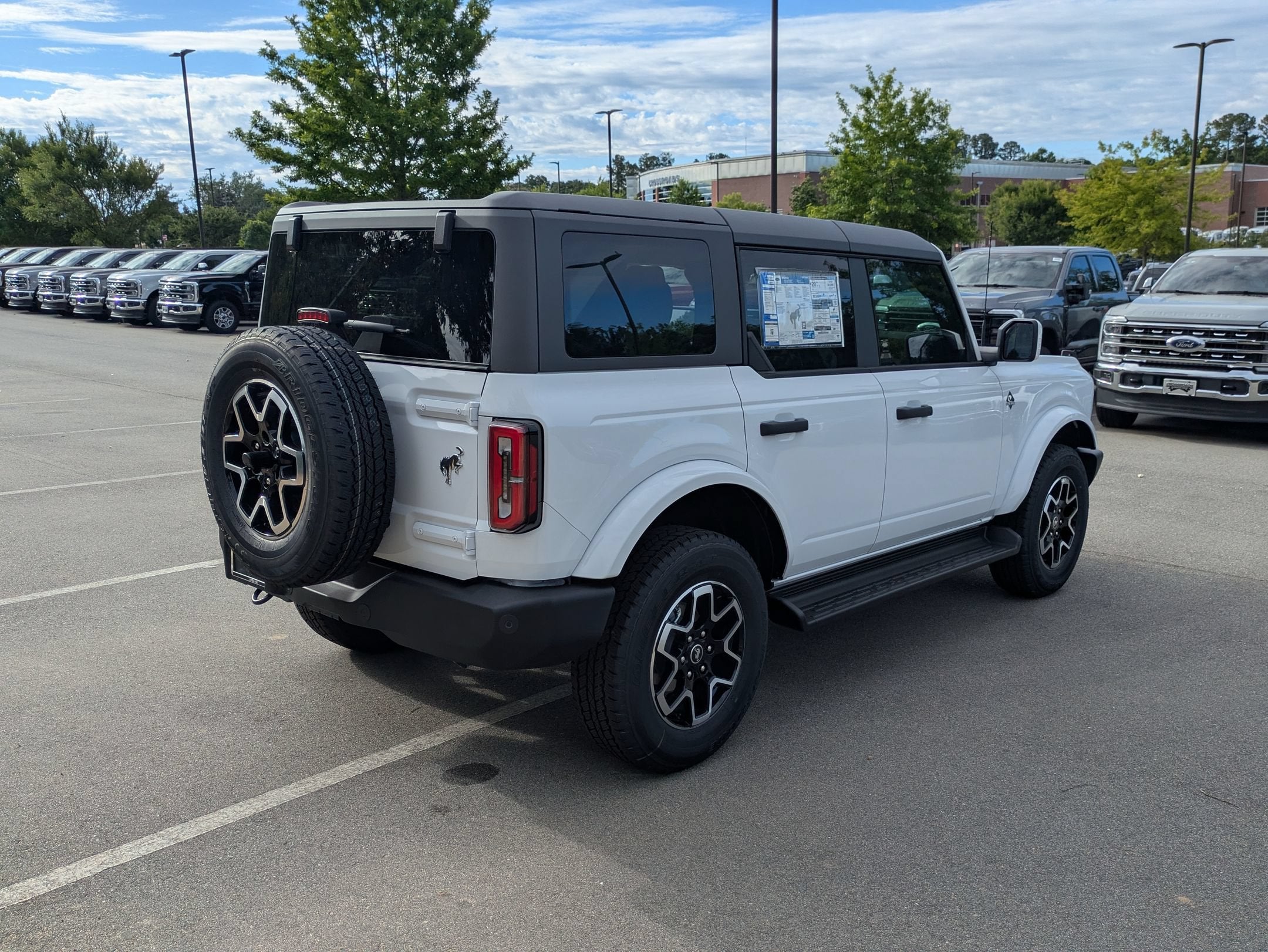 2026 Ford Bronco Outer Banks