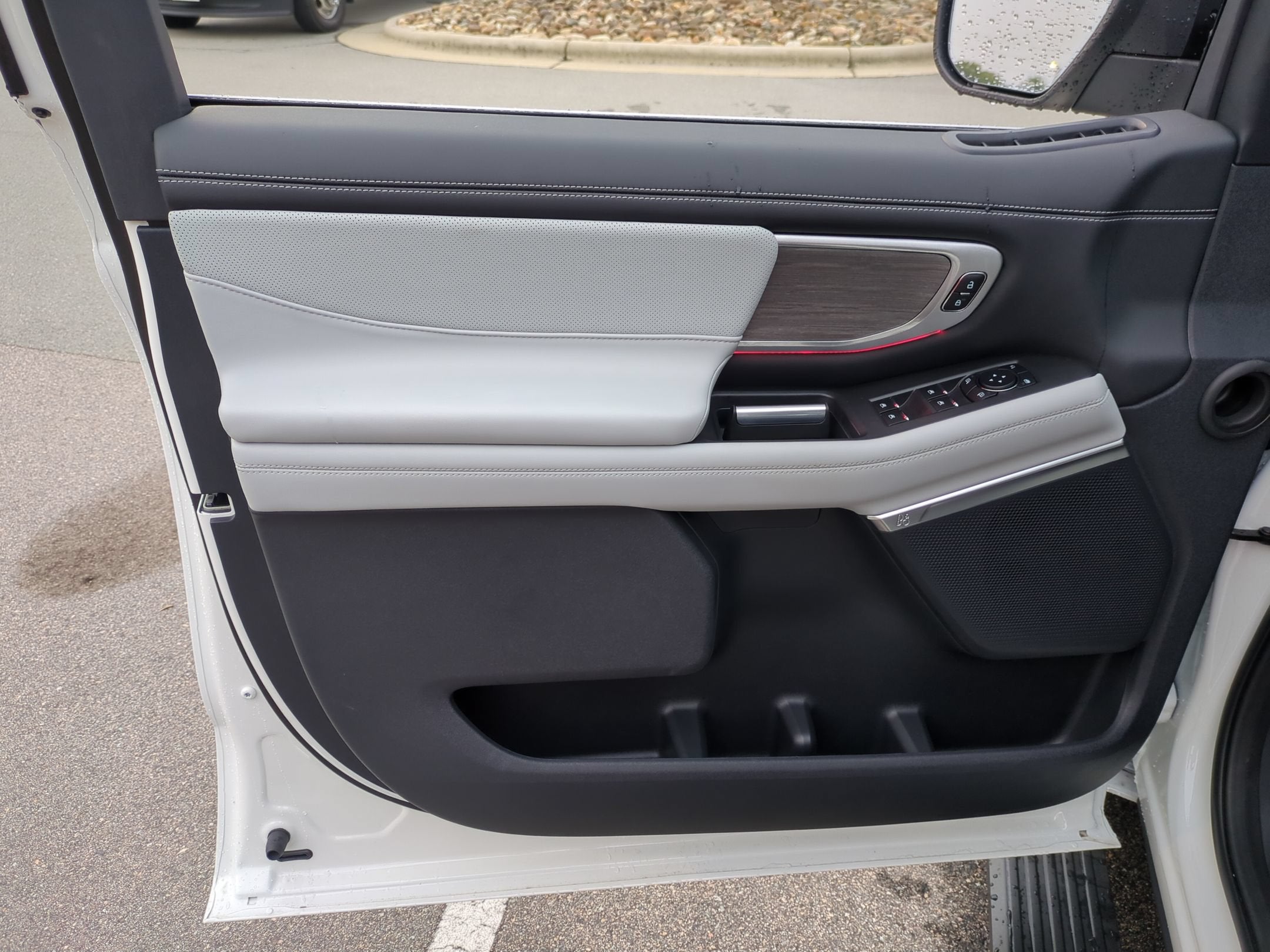 2026 Ford Expedition Platinum - Crossroads Courtesy Demo