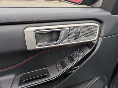 2024 Ford Explorer ST-Line