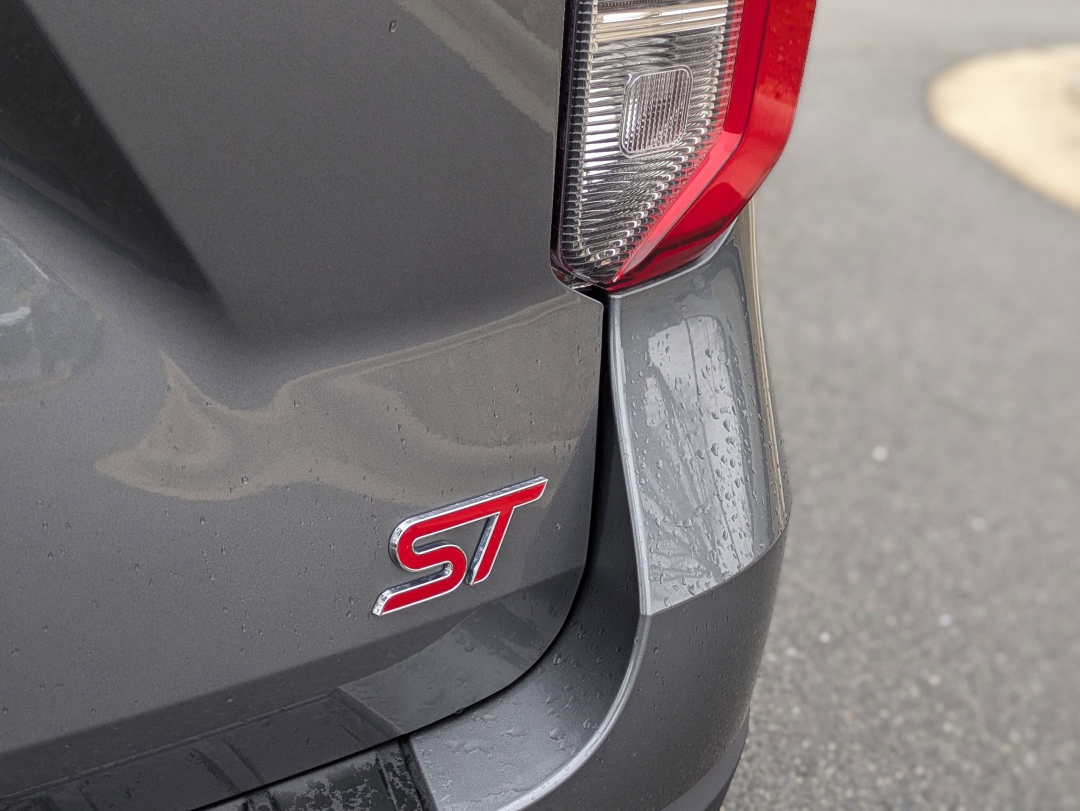 2024 Ford Explorer ST-Line