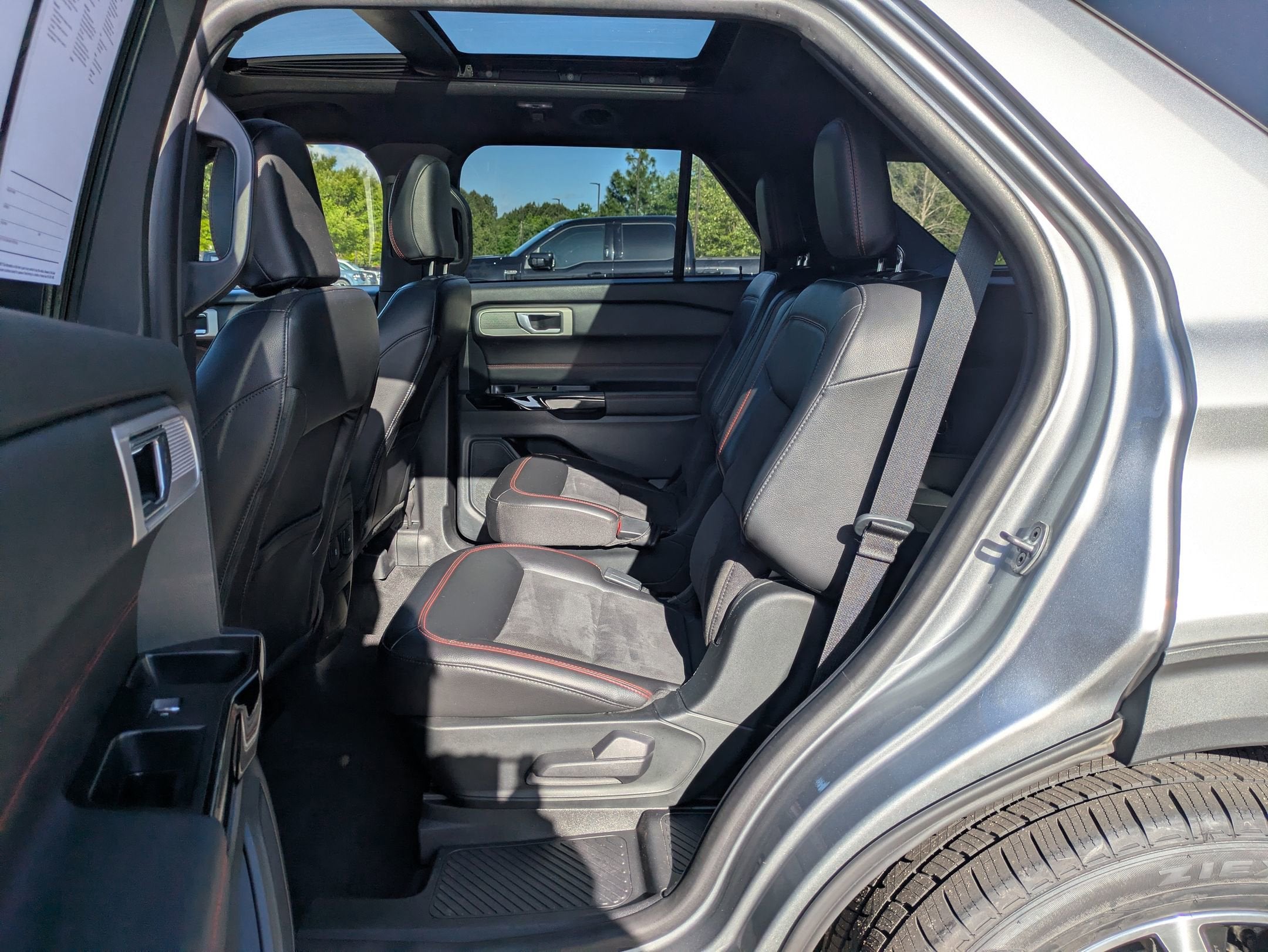 2022 Ford Explorer ST-Line