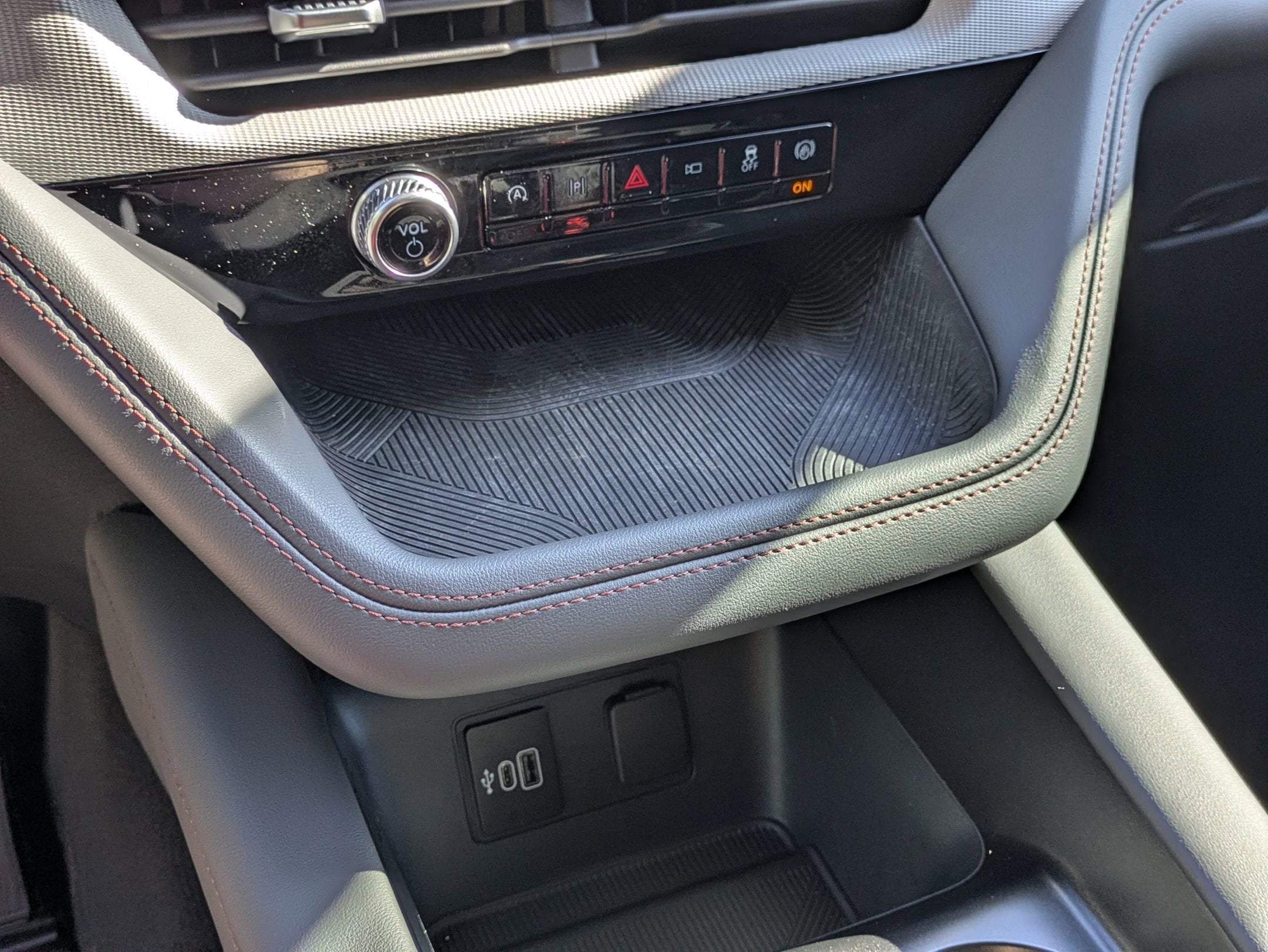 2026 Ford Explorer Active - Crossroads Courtesy Demo