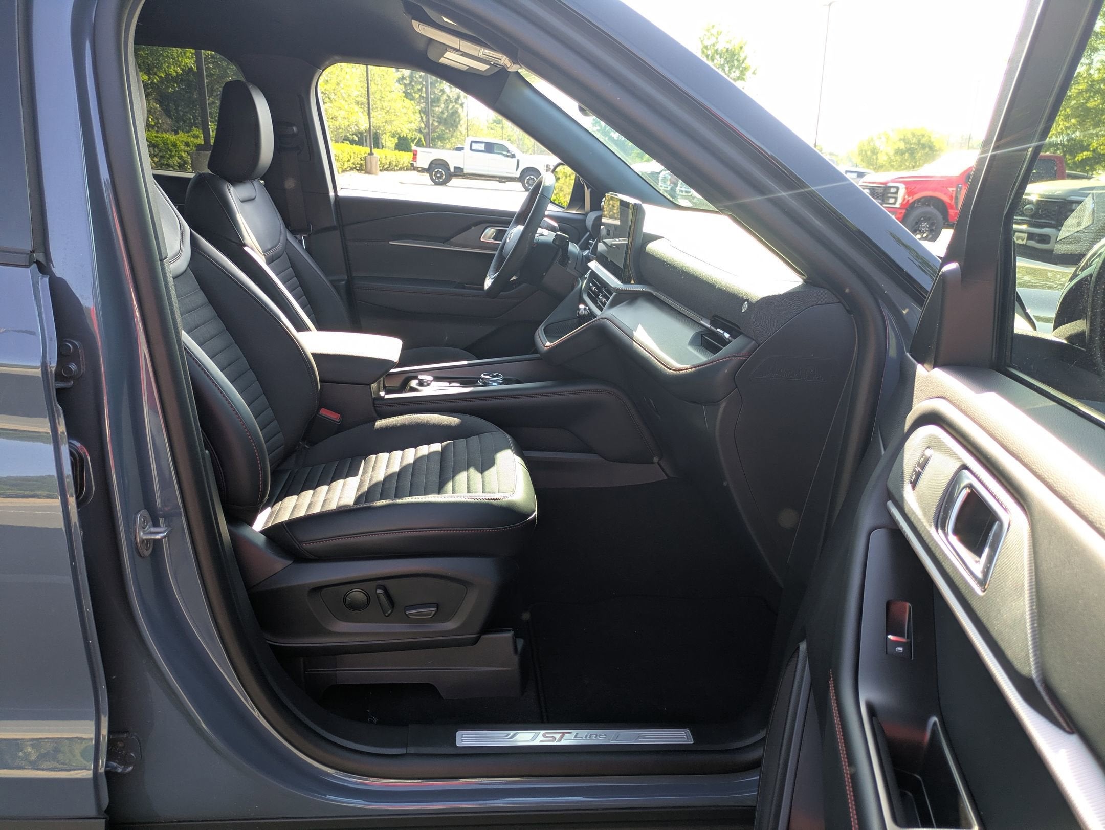 2026 Ford Explorer ST-Line - Crossroads Courtesy Demo