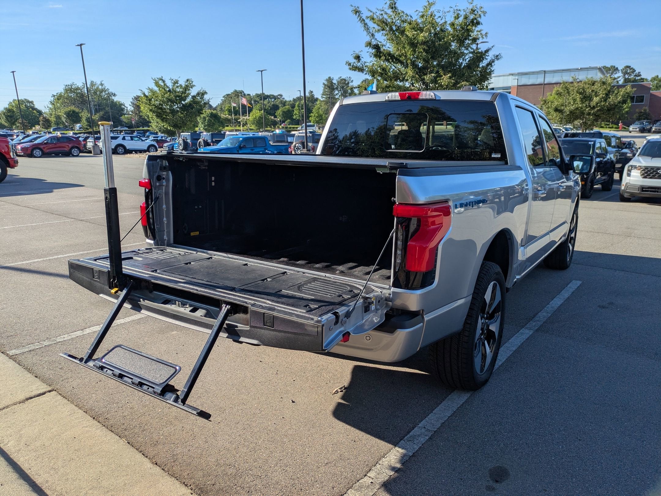 2025 Ford F-150 Lightning Platinum