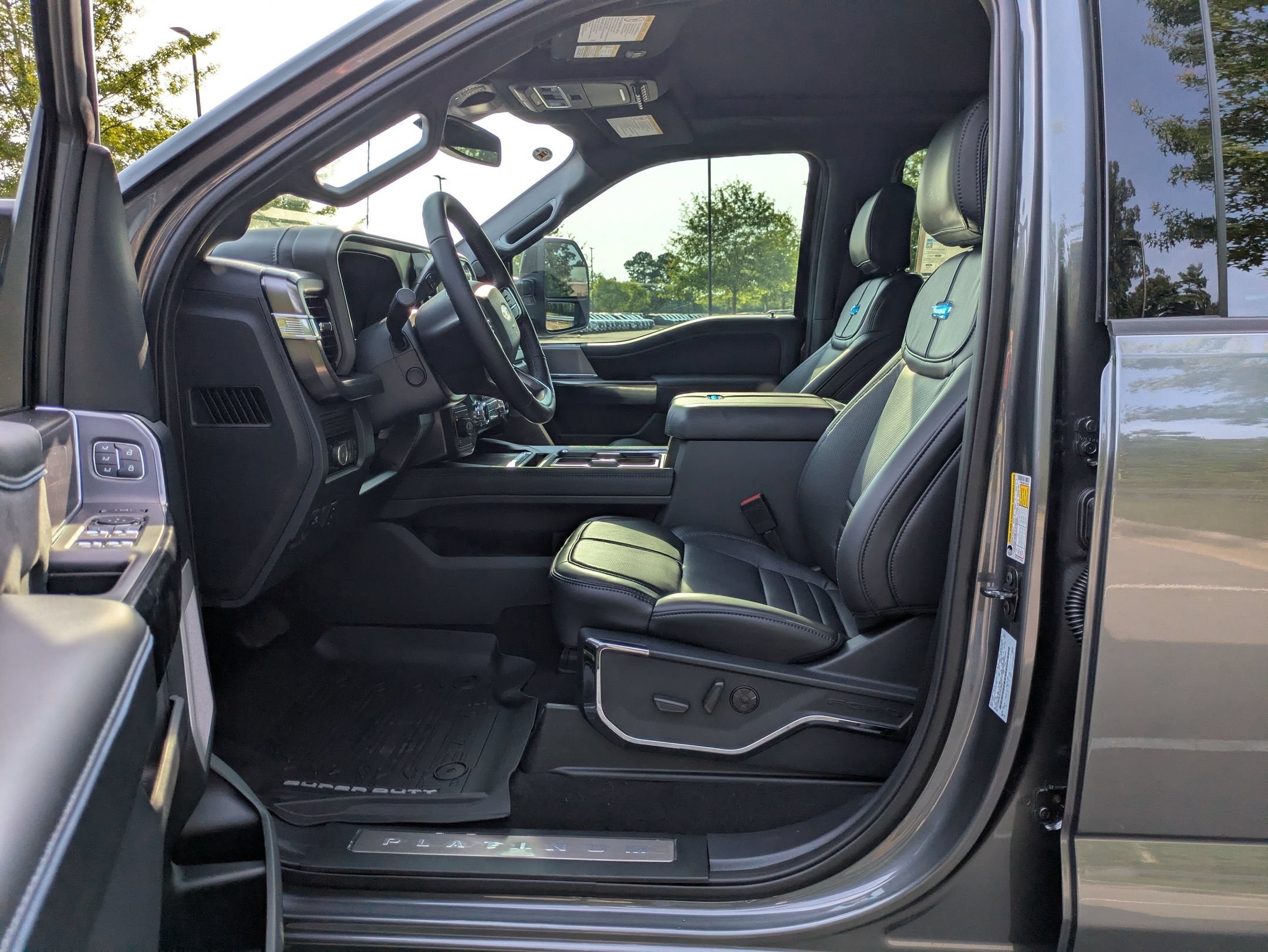 2026 Ford Super Duty F-350 SRW Platinum