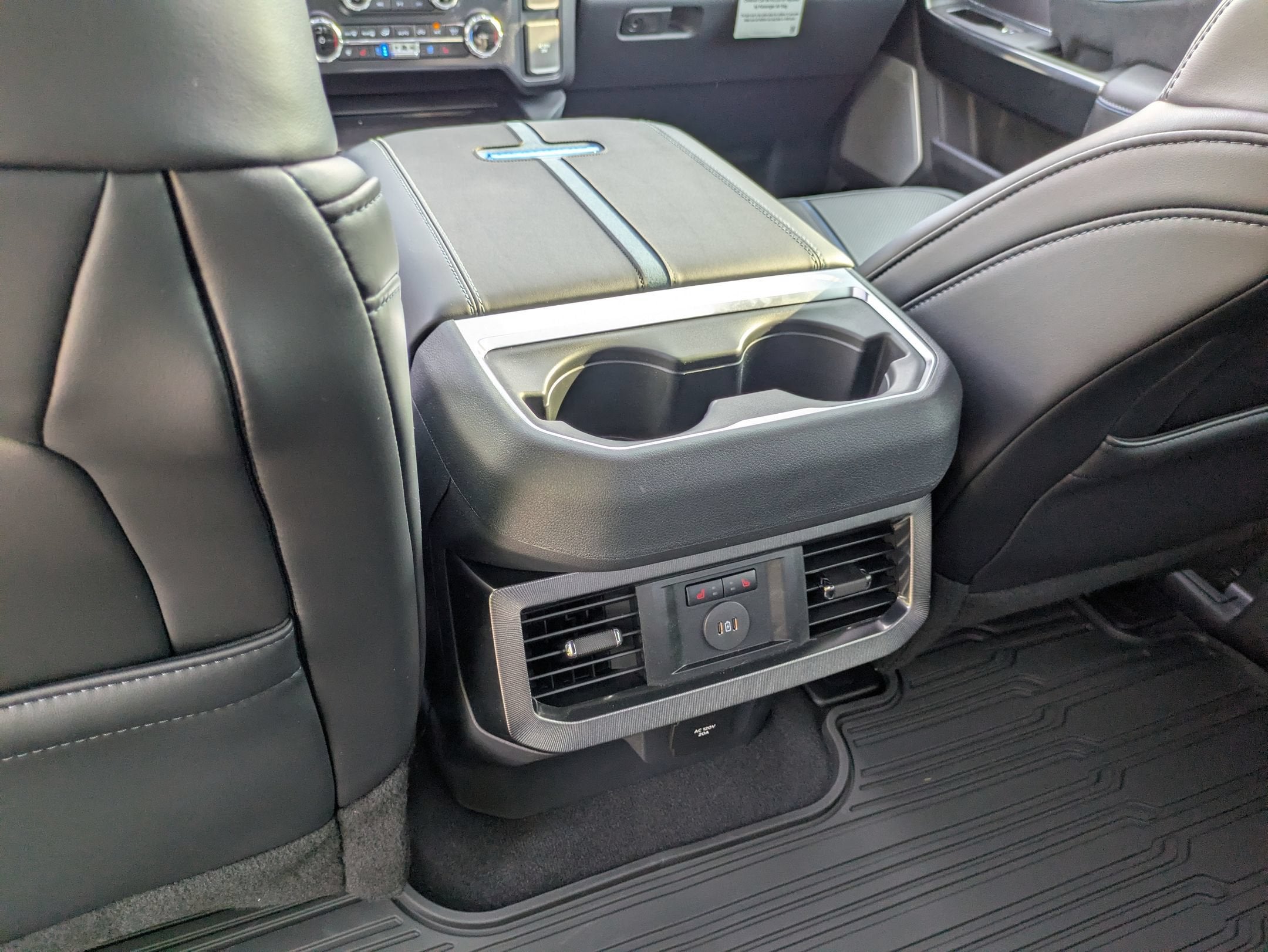 2026 Ford Super Duty F-350 SRW Platinum