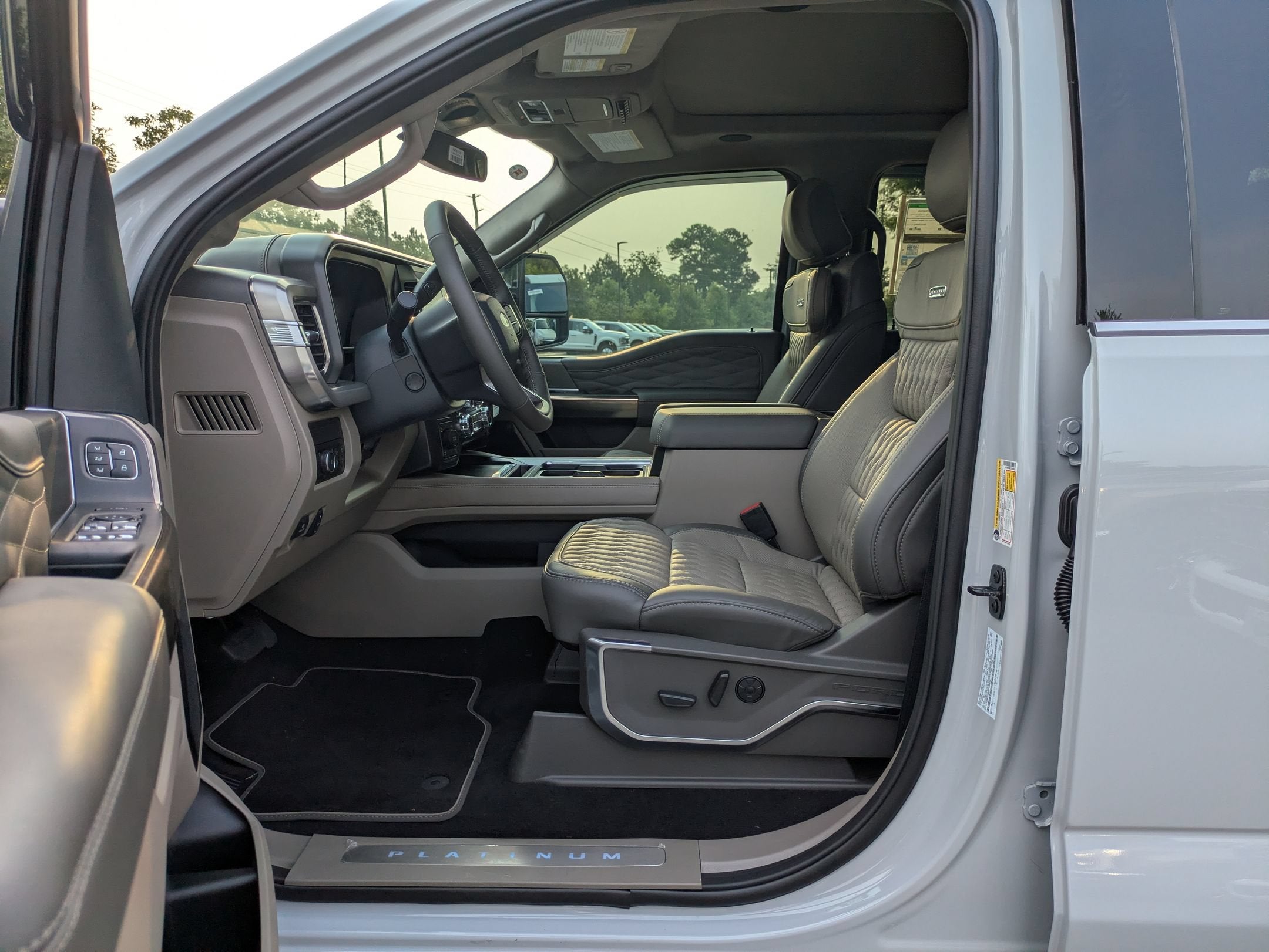 2026 Ford Super Duty F-350 SRW Platinum