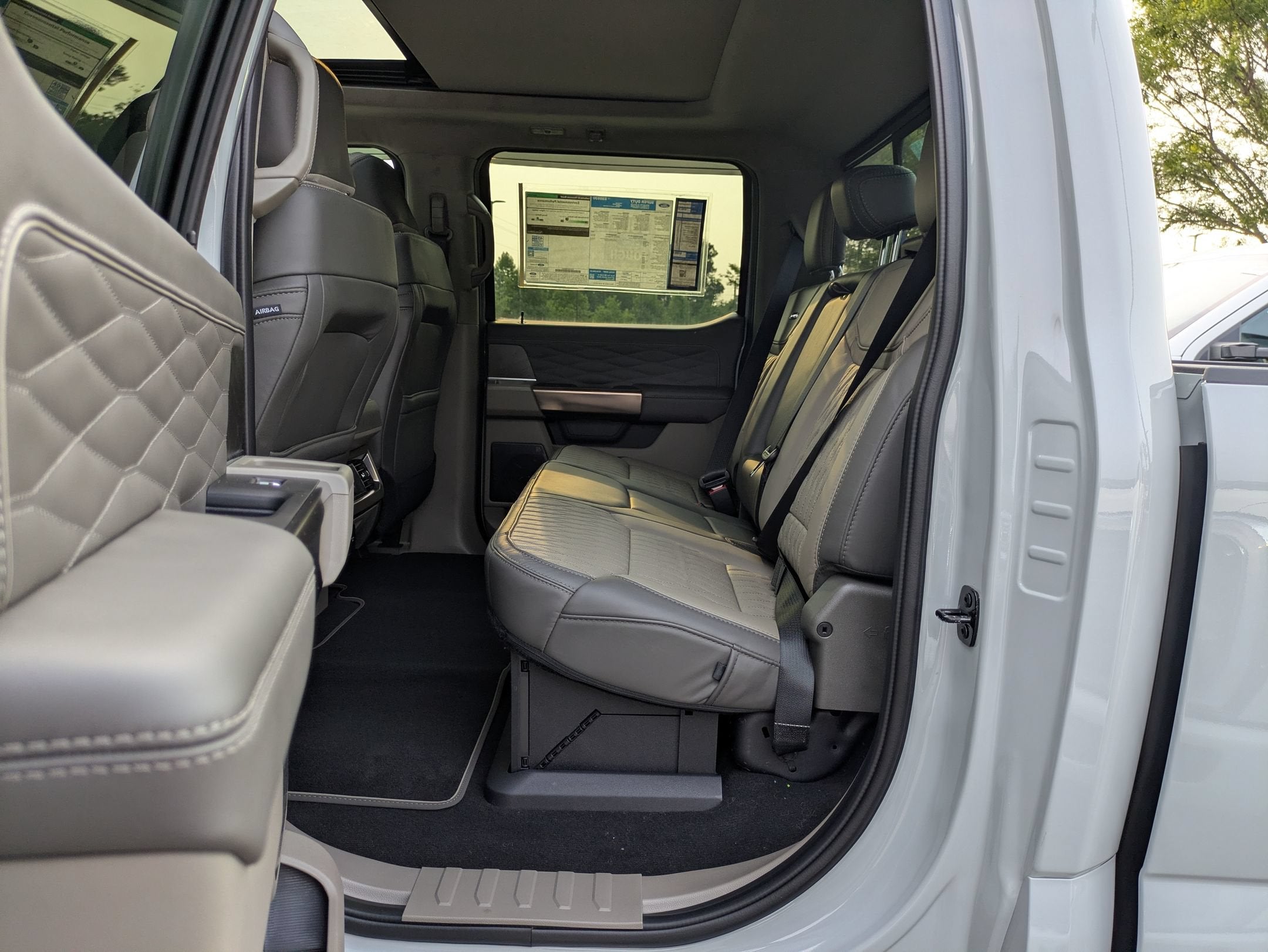 2026 Ford Super Duty F-350 SRW Platinum