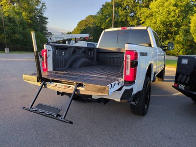 2027 Ford Super Duty F-350 SRW Platinum