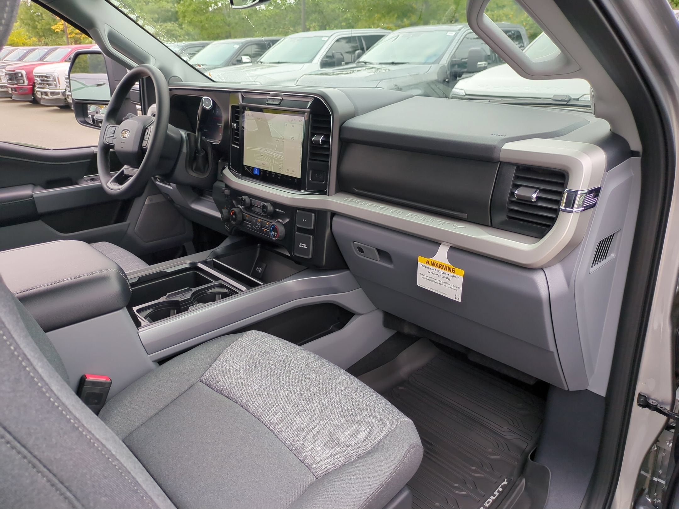 2027 Ford Super Duty F-350 SRW XLT
