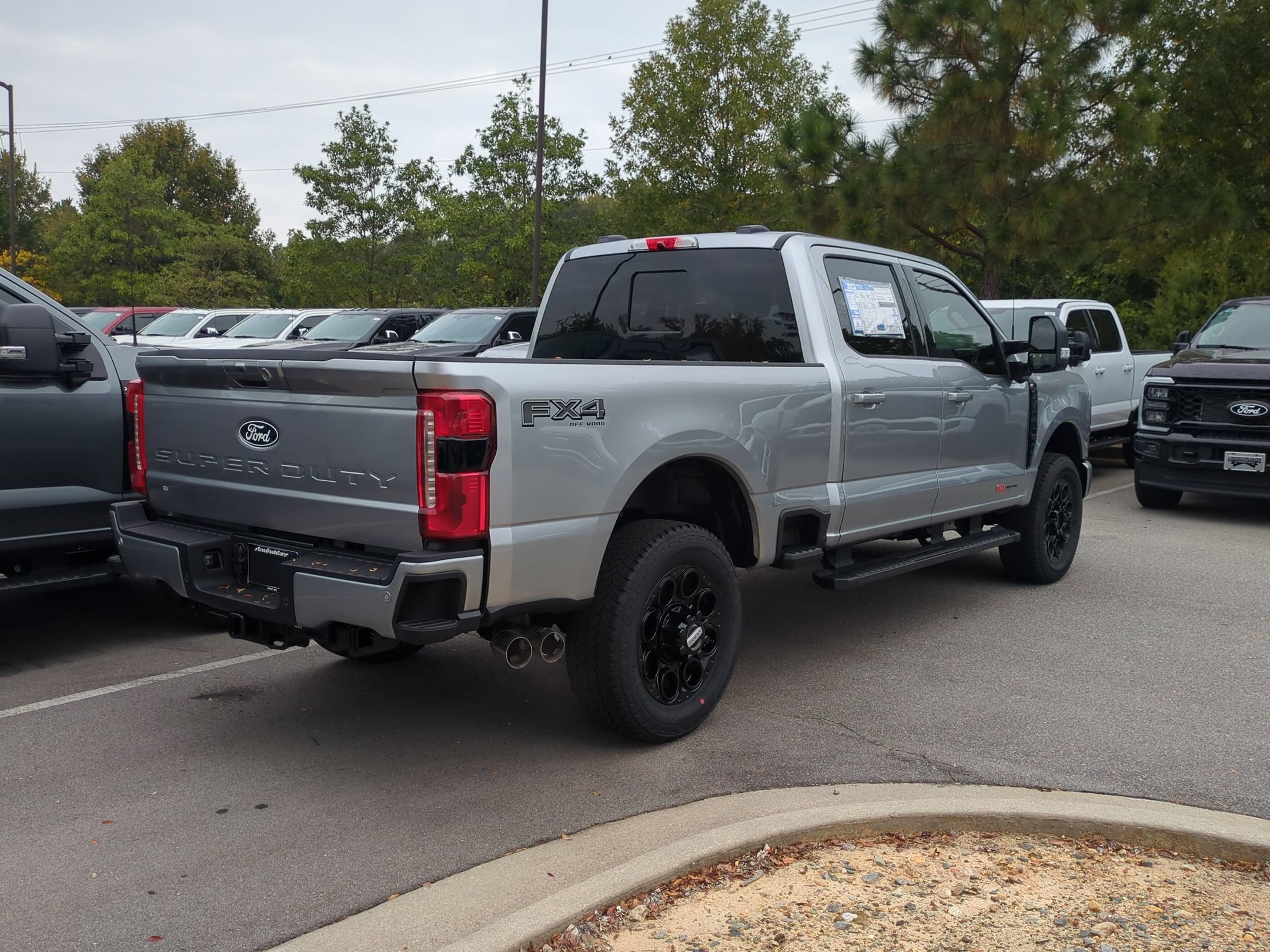 2027 Ford Super Duty F-350 SRW XLT