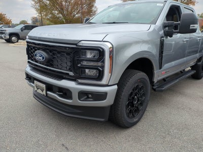 2027 Ford Super Duty F-350 SRW XLT