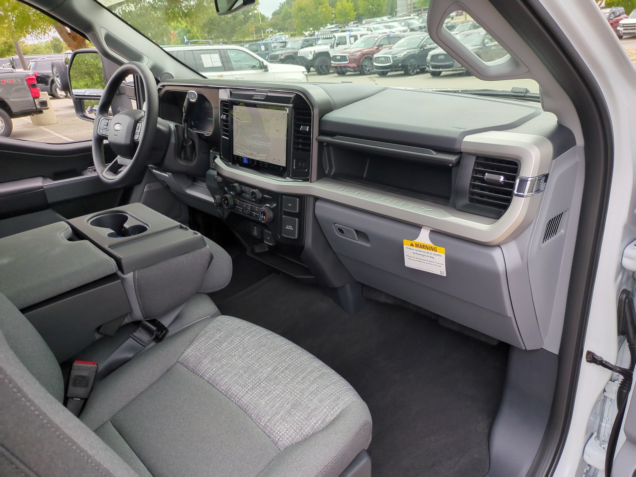 2027 Ford Super Duty F-350 SRW XLT