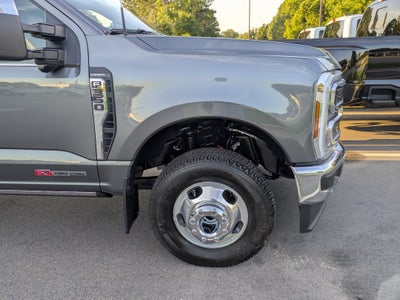 2026 Ford Super Duty F-350 DRW LARIAT