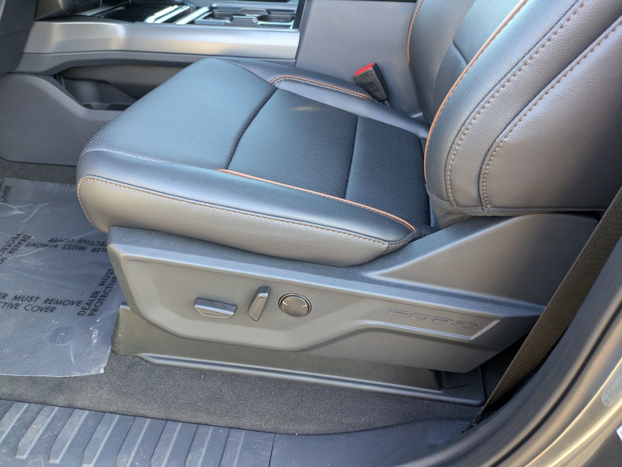 2026 Ford Super Duty F-350 DRW LARIAT