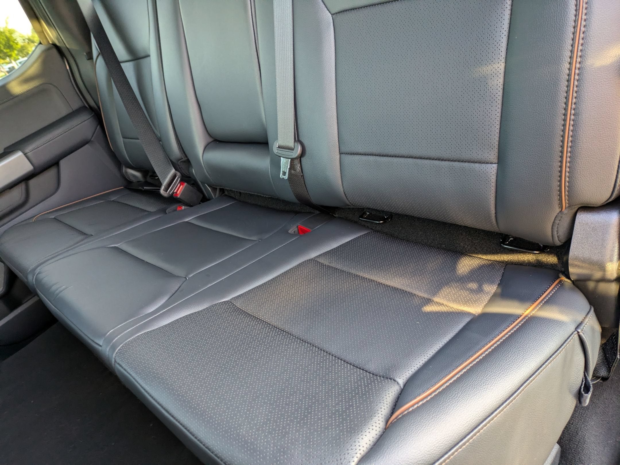 2026 Ford Super Duty F-350 DRW LARIAT