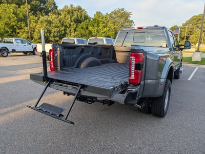 2026 Ford Super Duty F-350 DRW LARIAT
