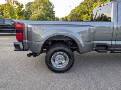 2026 Ford Super Duty F-350 DRW LARIAT