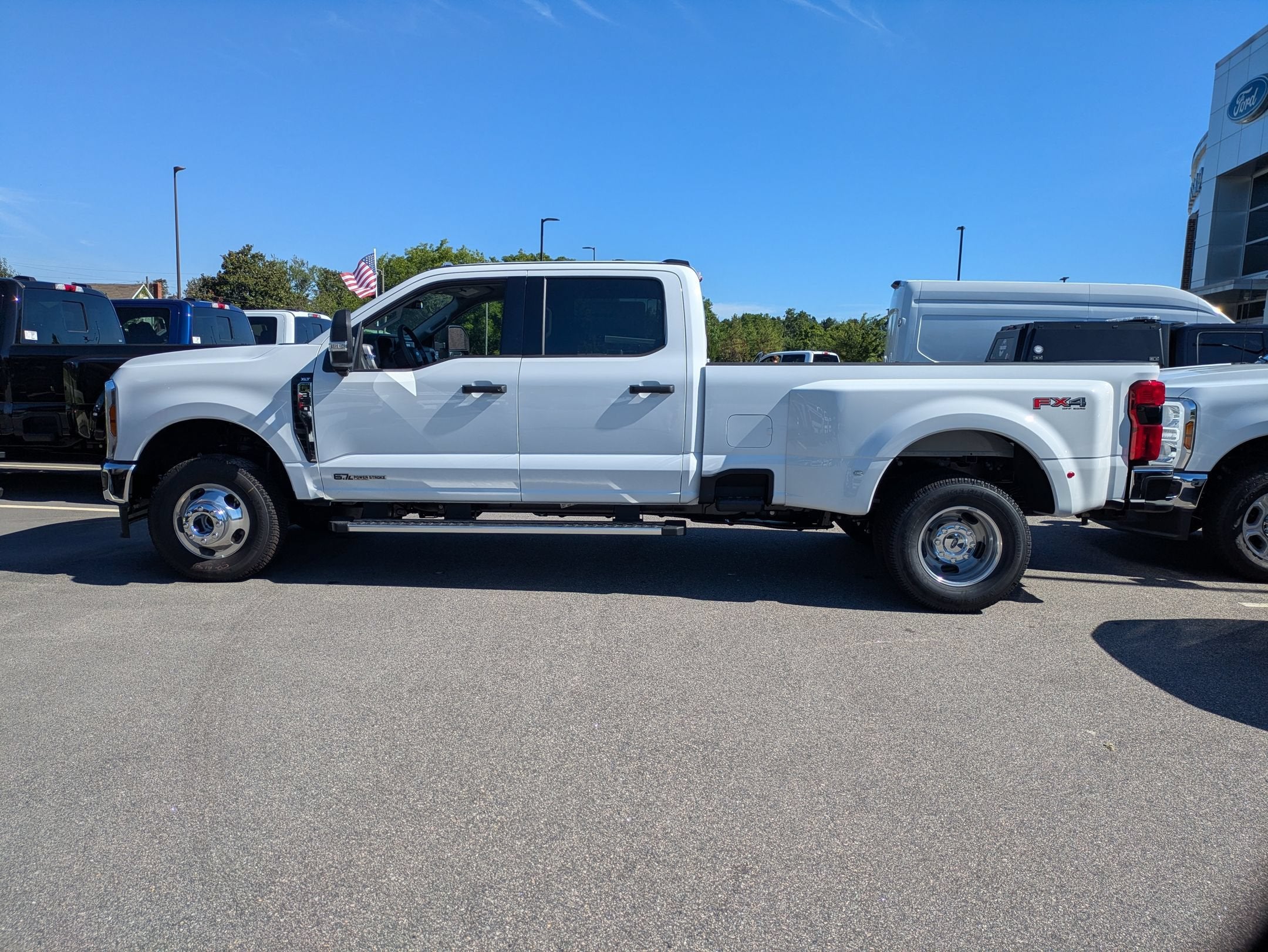 2026 Ford Super Duty F-350 DRW XLT