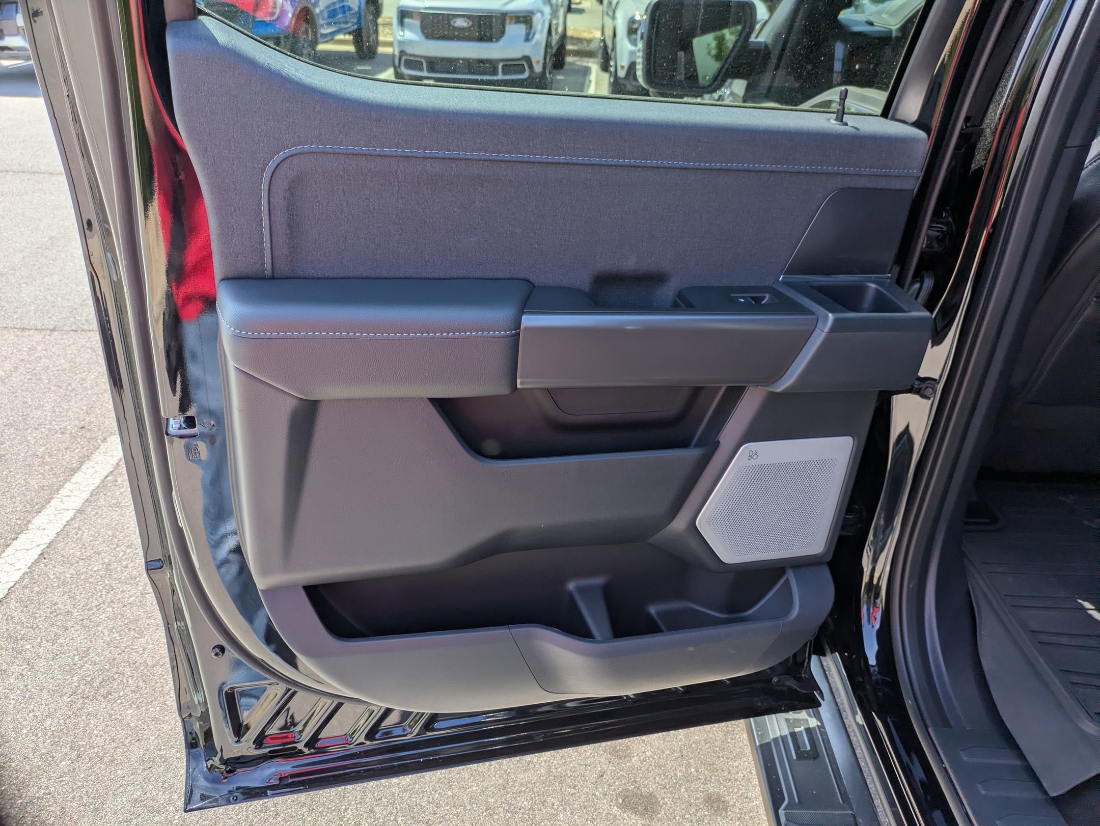 2026 Ford F-150 LARIAT - Crossroads Courtesy Demo
