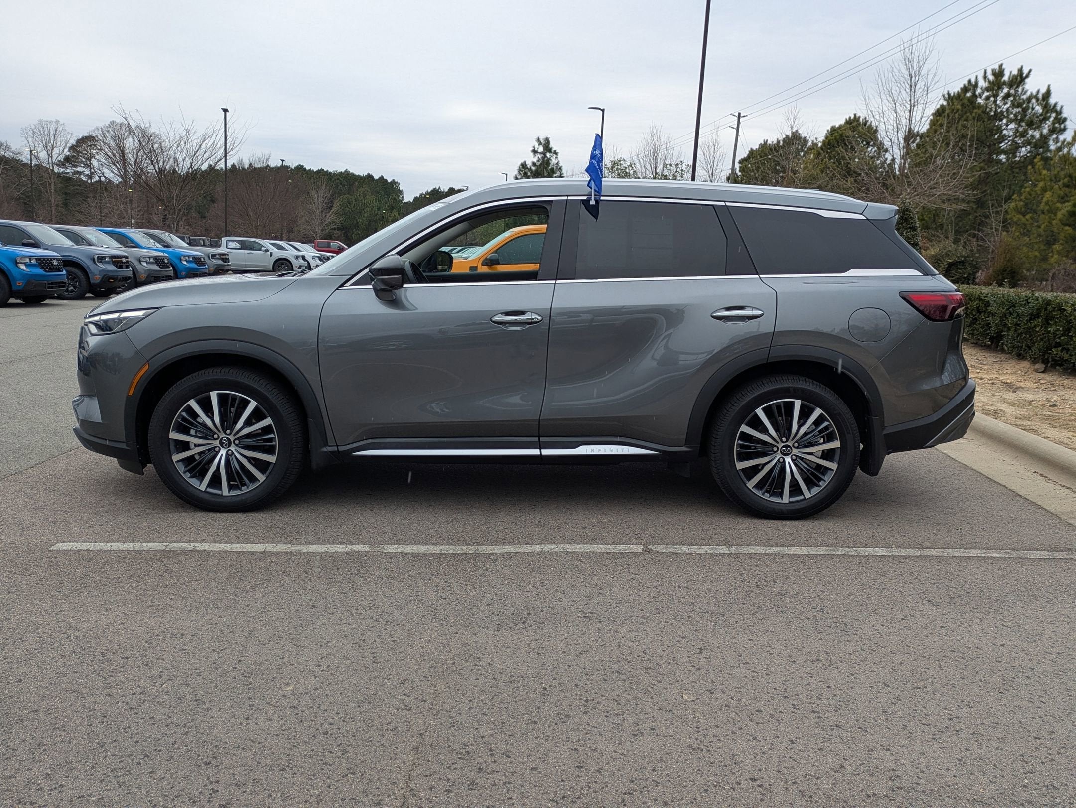 2023 INFINITI QX60 SENSORY